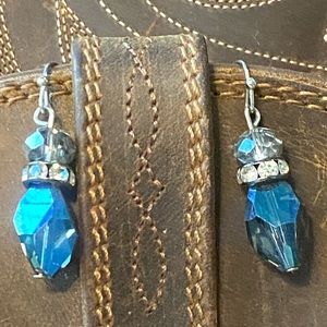 Vera Wang Earrings, NWOT